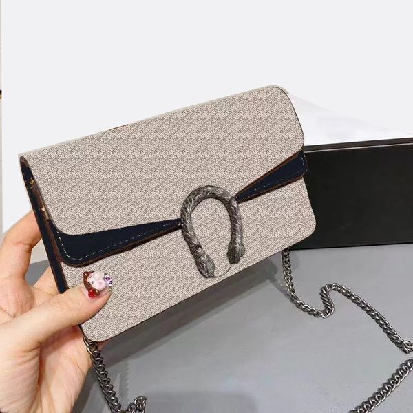 2022 women designers bag real leather shoulder bags designer handbag classic brand crossbody with silver chain purse bag size 21*14cm
2022 women designers bag real leather shoulder bags designer handbag classic brand crossbody with silver chain purse bag size 21*14cm