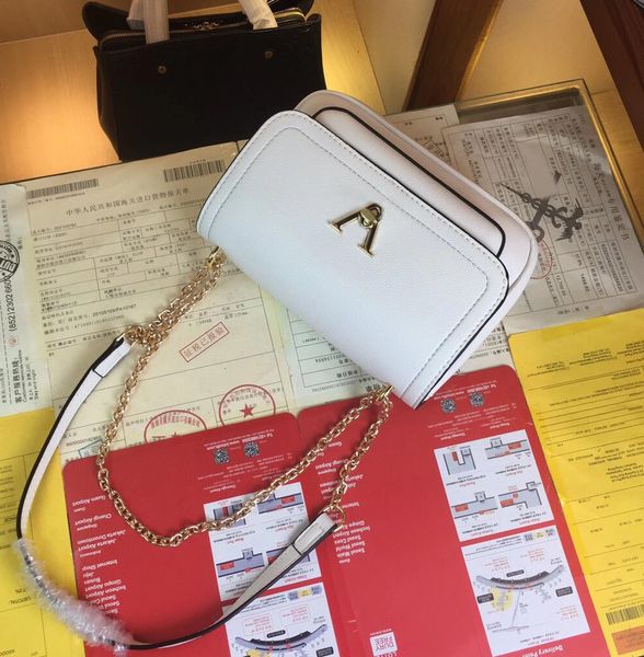 fashion designers women handbags shoulder bags luxurys lady crossbody highs quality classic flowers leather messenger purses empreinte chain
fashion designers women handbags shoulder bags luxurys lady crossbody highs quality classic flowers leather messenger purses empreinte chain