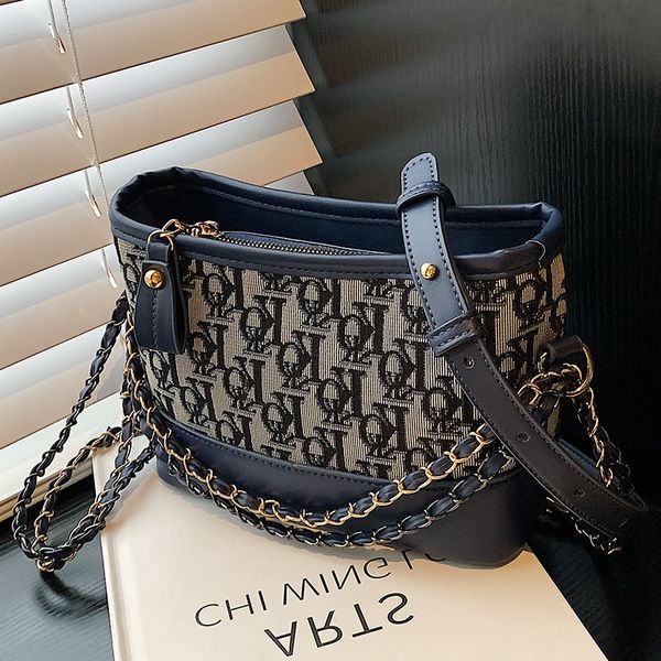 popular bag female new fashion chain one shoulder messenger versatile wandering ladies bags crossbody handbags
popular bag female new fashion chain one shoulder messenger versatile wandering ladies bags crossbody handbags