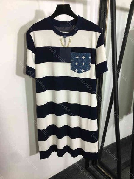 22ss designer womens trendy dresses shirt new year cotton short sleeve t shirts skims letter pattern pure color casual dress lady skirts, Black;gray
22ss designer womens trendy dresses shirt new year cotton short sleeve t shirts skims letter pattern pure color casual dress lady skirts, Black;gray