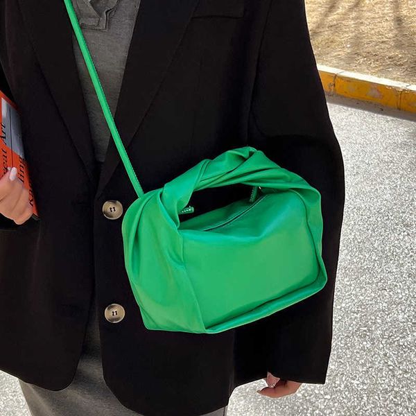 happy_buy_bag2022niche design bag female new fashion versatile portable boston cylinder bag messenger pillow bag
happy_buy_bag2022niche design bag female new fashion versatile portable boston cylinder bag messenger pillow bag