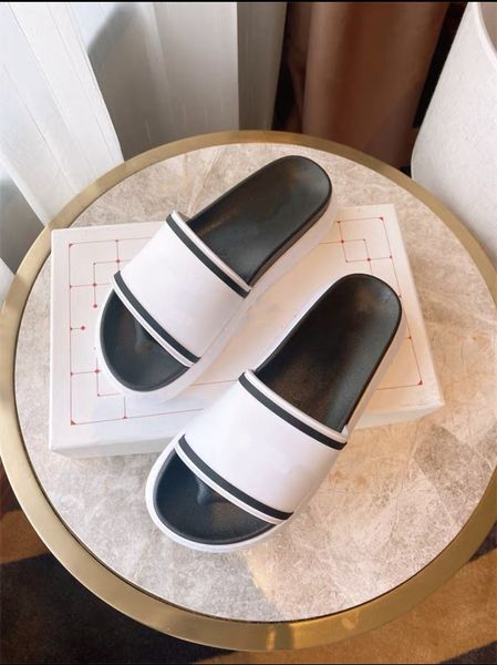 2022 fashion women sandals rubber leather slippers summer flat stylist slides ladies beach sandal party wedding slipper with box, Black
2022 fashion women sandals rubber leather slippers summer flat stylist slides ladies beach sandal party wedding slipper with box, Black