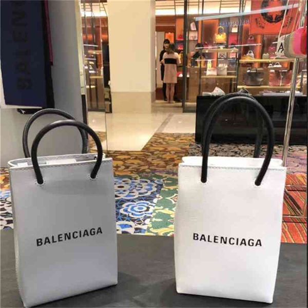 balenciga designer bag oblique paris phone mobile 2022 cross portable high-grade versatile women's shoulder crossbody bag
balenciga designer bag oblique paris phone mobile 2022 cross portable high-grade versatile women's shoulder crossbody bag