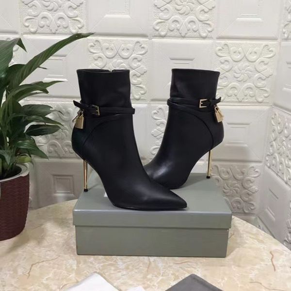 gold lock ankle for womens shoes luxury designer buckle zipper stiletto bootie cowskin cashmere pointed toes 10.5cm metal heel boot 35-42, Black
gold lock ankle for womens shoes luxury designer buckle zipper stiletto bootie cowskin cashmere pointed toes 10.5cm metal heel boot 35-42, Black