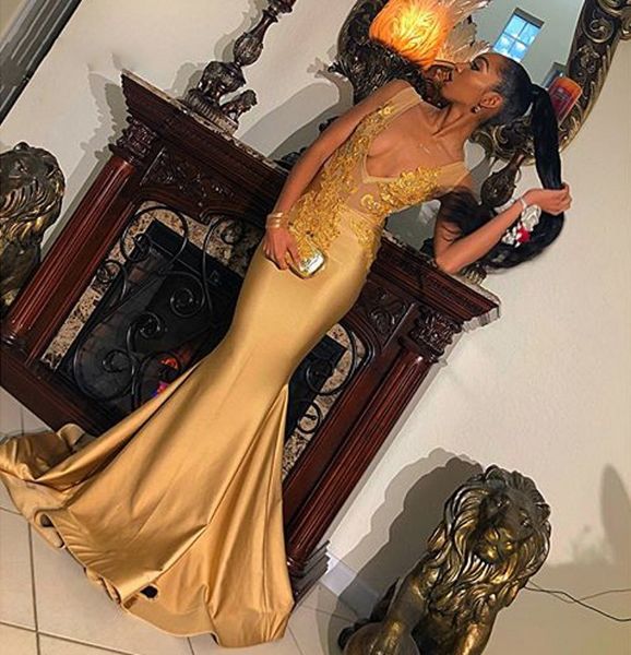appliques sheer v-neck prom dresses with appliques mermaid evening long party gowns robe soiree, Black
appliques sheer v-neck prom dresses with appliques mermaid evening long party gowns robe soiree, Black
