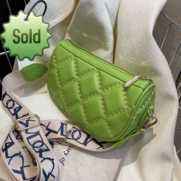 popular 2022 new saddle fashion solid color shoulder messenger ladies designer bag handbag
popular 2022 new saddle fashion solid color shoulder messenger ladies designer bag handbag