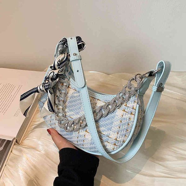 summer new one embroidery thread women's fashion temperament messenger leather shoulder bag
summer new one embroidery thread women's fashion temperament messenger leather shoulder bag