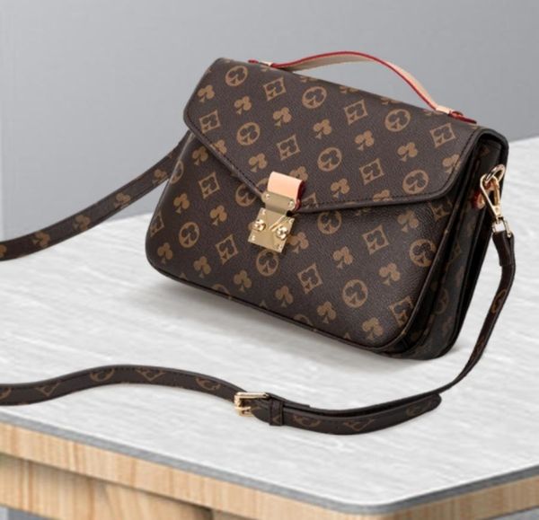 shoulder bags handbags luxurys designers bags women's bags 2023 new trendy and fashionable oblique cross small square bag retro printed
shoulder bags handbags luxurys designers bags women's bags 2023 new trendy and fashionable oblique cross small square bag retro printed