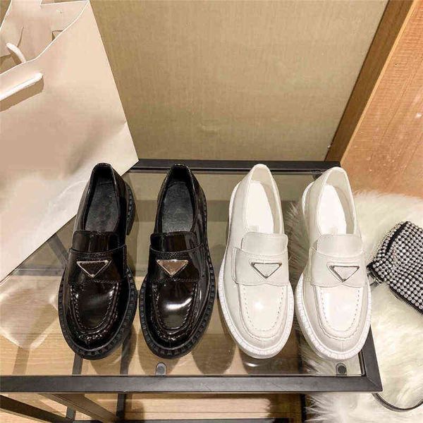 woman dress shoes 2022 spring and summer p-house three corner leffer heel thick soled small leather british style one foot single shoe, Black
woman dress shoes 2022 spring and summer p-house three corner leffer heel thick soled small leather british style one foot single shoe, Black