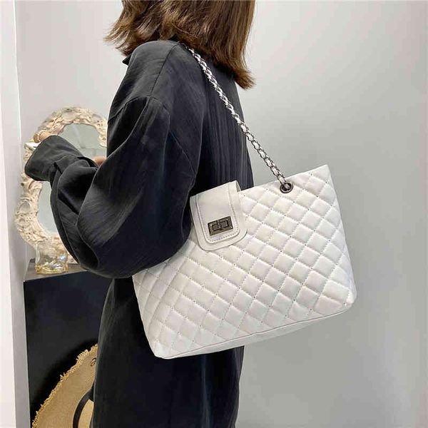 autumn large capacity chain new shoulder bag women's simple handbag 2022 brand luxury fashion design ladies handbags
autumn large capacity chain new shoulder bag women's simple handbag 2022 brand luxury fashion design ladies handbags