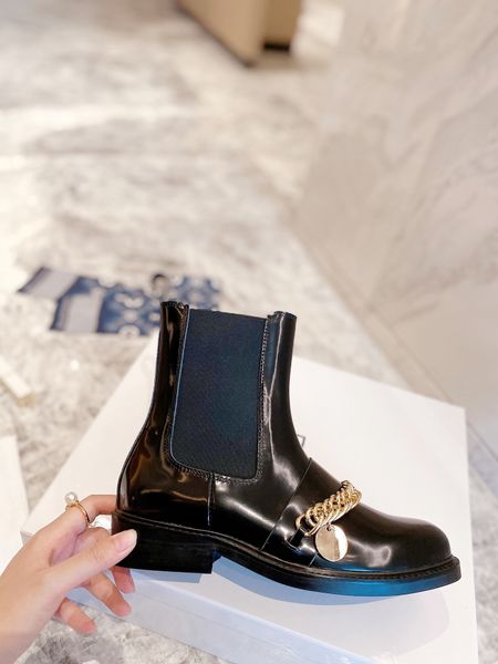 2022 new women's fashion designer low heel short boots martin boots layer cowhide open bead sheepskin inner chain iron brand decoration, Black
2022 new women's fashion designer low heel short boots martin boots layer cowhide open bead sheepskin inner chain iron brand decoration, Black
