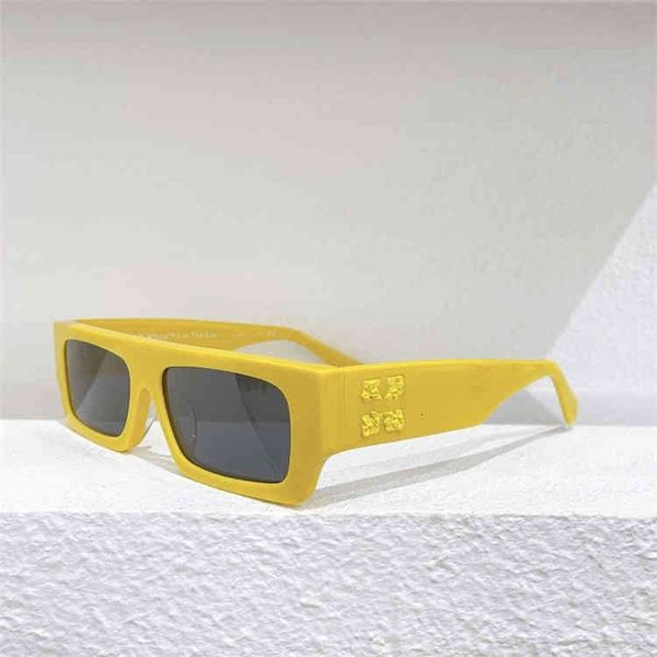sunglasses off trendsetter white narrow frame same sunglasses o s2j0, White;black
sunglasses off trendsetter white narrow frame same sunglasses o s2j0, White;black