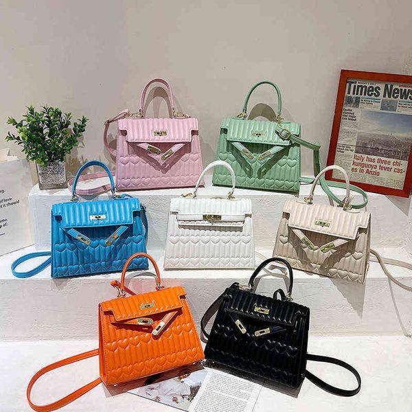 atmospheric personality ladies classic fashionable bag 2022 casual one-shoulder handbag diagonal square women's bags wholesale
atmospheric personality ladies classic fashionable bag 2022 casual one-shoulder handbag diagonal square women's bags wholesale
