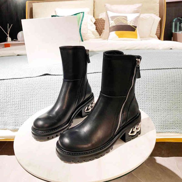 motorcycle boots women's leather boots winter shoes small and medium legs with metal decoration series, Black
motorcycle boots women's leather boots winter shoes small and medium legs with metal decoration series, Black