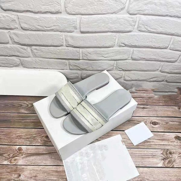 2022 paris embroidered designer slippers womens sandals summer girls beach sandal slides flip flops loafers luxurys designers womans sexy, Black
2022 paris embroidered designer slippers womens sandals summer girls beach sandal slides flip flops loafers luxurys designers womans sexy, Black
