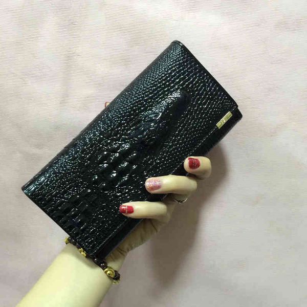 crocodile long korean leather women's wallet large capacity wallet 220721, Red;black 
crocodile long korean leather women's wallet large capacity wallet 220721, Red;black