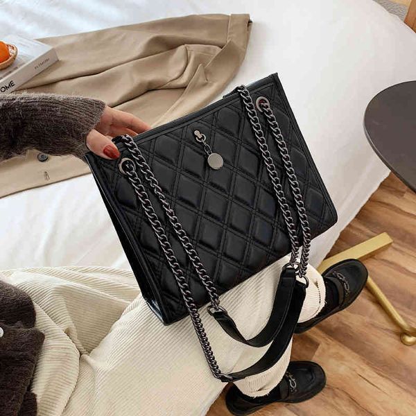 high sense women's autumn winter new small fragrance chain large capacity shoulder msenger bag 2022 brand luxury fashion design ladies
high sense women's autumn winter new small fragrance chain large capacity shoulder msenger bag 2022 brand luxury fashion design ladies