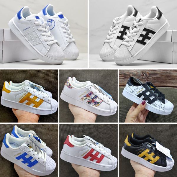 kids classic super star shoes high cut children buckle strap shoe chassures enfant sneakers leather basketball trainers eur22-35, Black
kids classic super star shoes high cut children buckle strap shoe chassures enfant sneakers leather basketball trainers eur22-35, Black