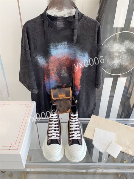2022 men women casual shoes orange black white high star classic platform canvas shoes size 35-45
2022 men women casual shoes orange black white high star classic platform canvas shoes size 35-45