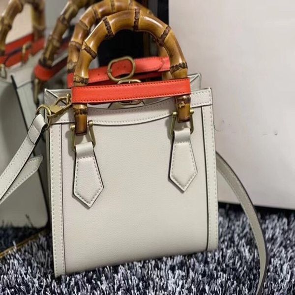 classic original leather bamboo handbag, square, versatile and buckle handbag shoulder bag
classic original leather bamboo handbag, square, versatile and buckle handbag shoulder bag