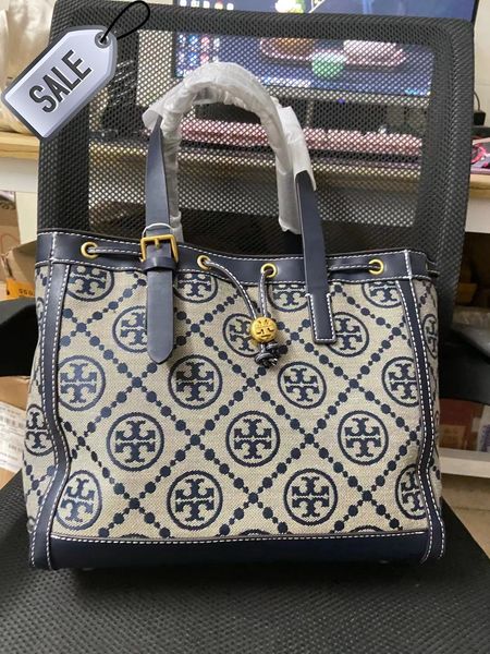 tb designer shoulder bag bucket messenger fashion trendy hand factory online export 2022 same women's embroidery high capacity trend ba
tb designer shoulder bag bucket messenger fashion trendy hand factory online export 2022 same women's embroidery high capacity trend ba