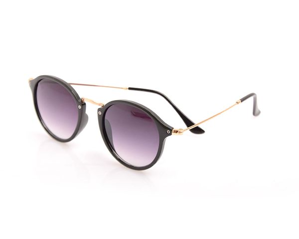 luxury womans sunglasses resin lens fashion mens sun glasses uv protection men designer eyeglass gradient metal hinge women nglasses with or, White;black
luxury womans sunglasses resin lens fashion mens sun glasses uv protection men designer eyeglass gradient metal hinge women nglasses with or, White;black
