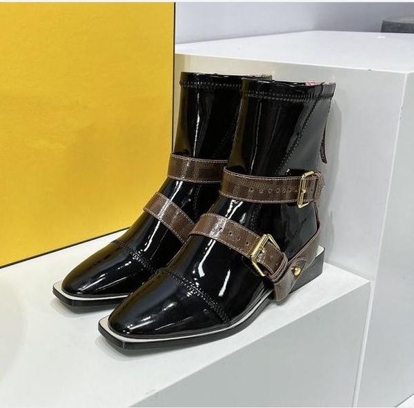 2022 designer martin boots new fall winter short boot vintage cross belt buckle square toe leather long knee ladies all-match chelsea ankle, Black
2022 designer martin boots new fall winter short boot vintage cross belt buckle square toe leather long knee ladies all-match chelsea ankle, Black