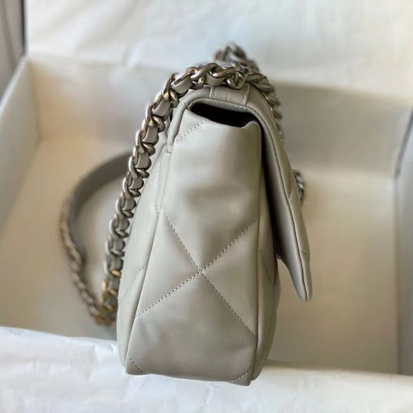 cowhide ladies luxury designer shoulder bags brand fashion wallets crossbody handbags classic chain flap soft small fragrance, Red;black
cowhide ladies luxury designer shoulder bags brand fashion wallets crossbody handbags classic chain flap soft small fragrance, Red;black