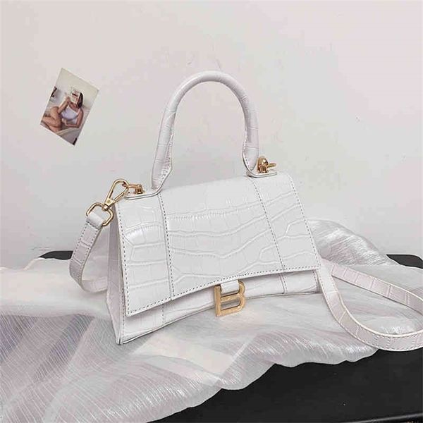 advanced hourglass net red same soft leather hand b-shaped single shoulder diagonal bag factory store online
advanced hourglass net red same soft leather hand b-shaped single shoulder diagonal bag factory store online