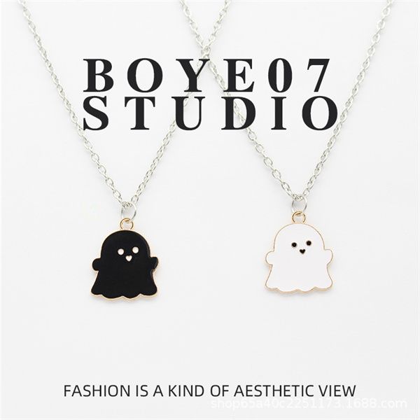 cartoon black and white ghost pendant necklaces personality creative sweet and cool niche halloween gift a39, Silver
cartoon black and white ghost pendant necklaces personality creative sweet and cool niche halloween gift a39, Silver