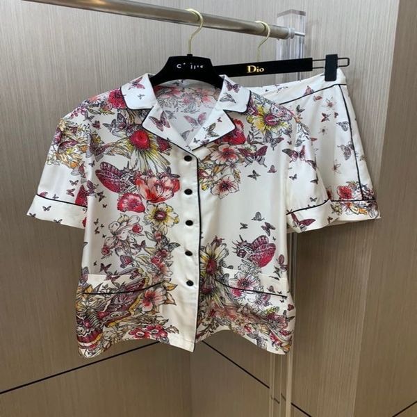 women's knits tees spring / summer high waist white short sleeve printed butterfly lazy style cardigan shirt set
women's knits tees spring / summer high waist white short sleeve printed butterfly lazy style cardigan shirt set
