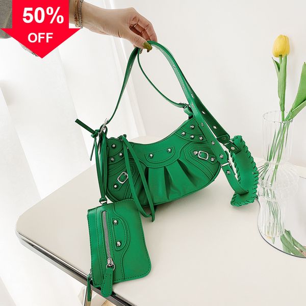 wrinkled locomotive female 2022 new fashion brand versatile one leather crcent armpit fashionable retro women's totes shoulder bag
wrinkled locomotive female 2022 new fashion brand versatile one leather crcent armpit fashionable retro women's totes shoulder bag