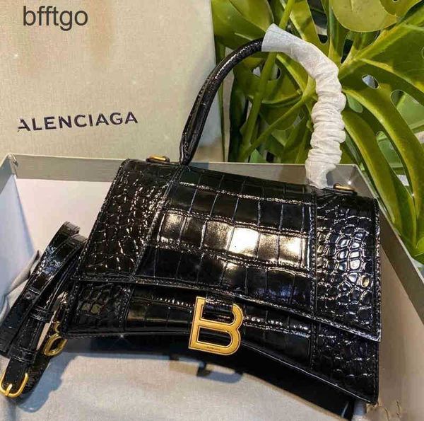 luxury trend women handbags balencaigs designer star same bag female 2022 fashion hourglass character b family crocodile ver
luxury trend women handbags balencaigs designer star same bag female 2022 fashion hourglass character b family crocodile ver