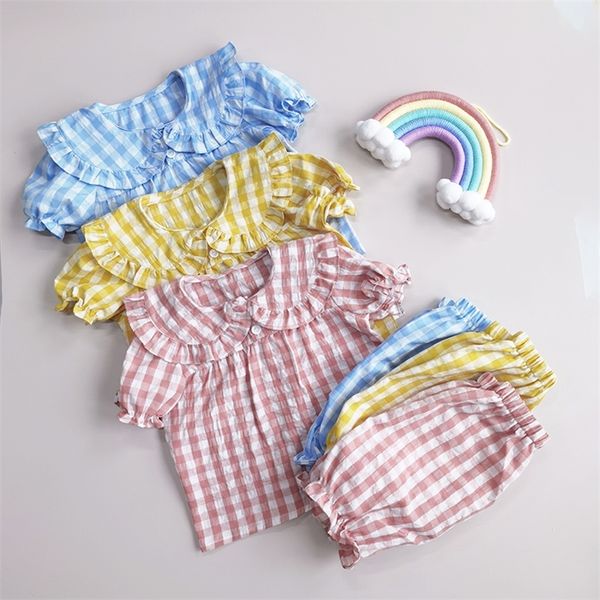 girls pajamas set 2pcs plaid sleep clothes sets korea kids homewear suits short sleeve and pants sleepwear for children 220809, Blue;red
girls pajamas set 2pcs plaid sleep clothes sets korea kids homewear suits short sleeve and pants sleepwear for children 220809, Blue;red