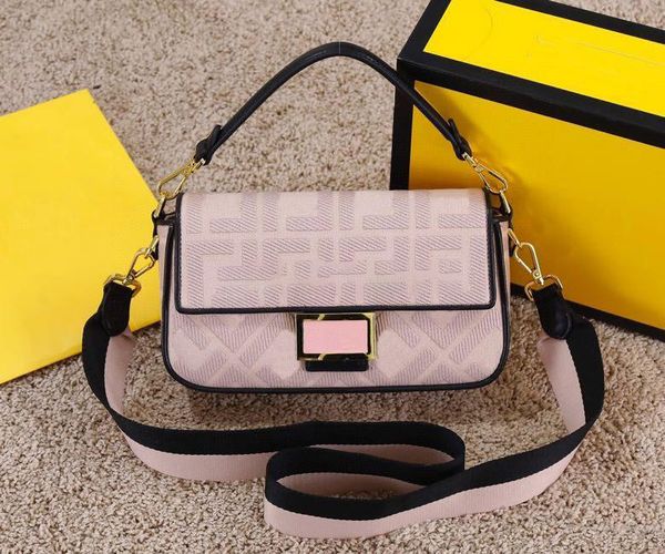 women shoulder bagfashion bags canvas material leather trim golden hardware letter embroidery pattern style design designer bag
women shoulder bagfashion bags canvas material leather trim golden hardware letter embroidery pattern style design designer bag