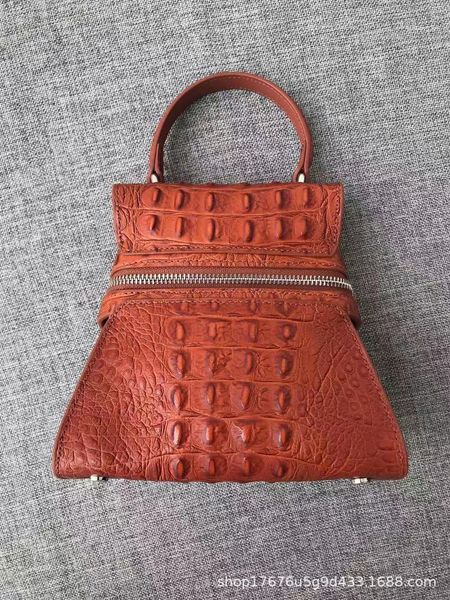vivi vw bag vivian ansey, empress dowager saturn crocodile leather trumpet portable diagonal cross bag fashion shoulder bag
vivi vw bag vivian ansey, empress dowager saturn crocodile leather trumpet portable diagonal cross bag fashion shoulder bag