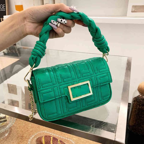 f family texture niche design embroidered thread armpit female summer 2022 new foreign style chain messenger small square bag
f family texture niche design embroidered thread armpit female summer 2022 new foreign style chain messenger small square bag