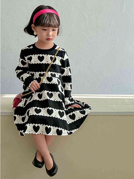 2022 spring love print girls' dresses lotus leaf hem long-sleeved children's dress princess dress for girls l220715, Red;yellow
2022 spring love print girls' dresses lotus leaf hem long-sleeved children's dress princess dress for girls l220715, Red;yellow