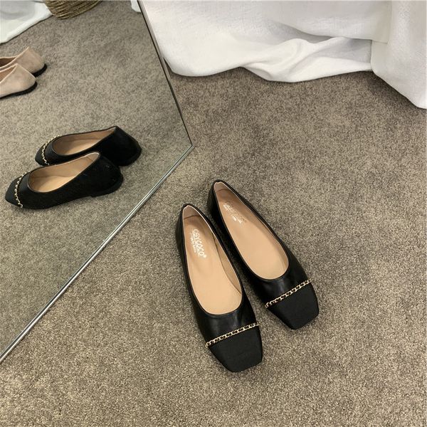 2022 new european and american fashion autumn shallow mouth all-match flat shoes 35--39, Black
2022 new european and american fashion autumn shallow mouth all-match flat shoes 35--39, Black