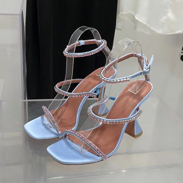 muaddi amina blue real silk sandals 95mm crystal embellished strap spool heels heel for roman shoes women summer luxury designers sandals 3e, Black
muaddi amina blue real silk sandals 95mm crystal embellished strap spool heels heel for roman shoes women summer luxury designers sandals 3e, Black