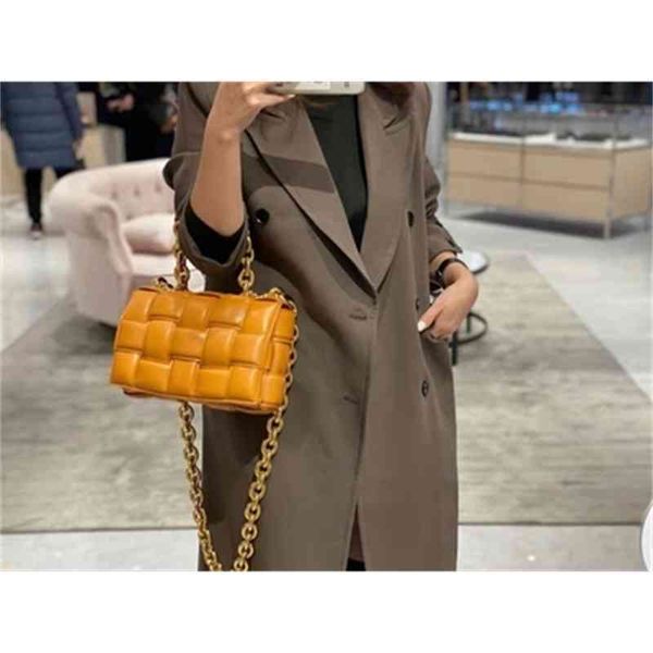bottegas venetas luxury handbags small square cowhide woven lattice pillow tofu single shoulder diagonal early autumn and winterc 1nxg
bottegas venetas luxury handbags small square cowhide woven lattice pillow tofu single shoulder diagonal early autumn and winterc 1nxg
