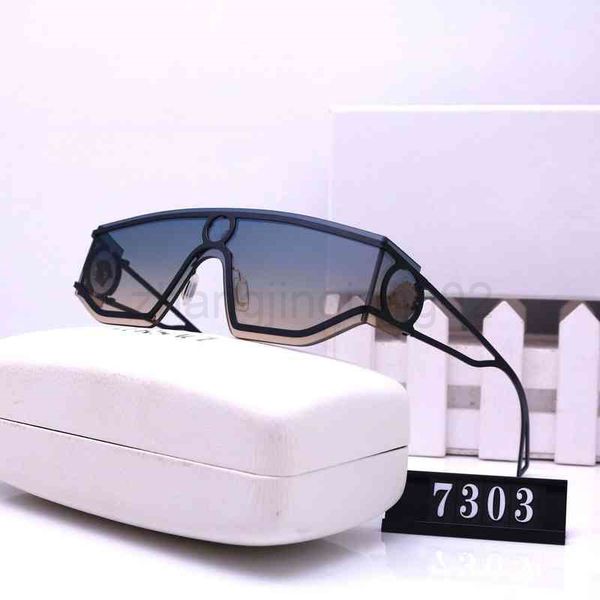 designer medussa sunglasses cycle luxurious fashion woman mens gg cc sunglasses women's street travel polarizing baseball sport glasses, White;black
designer medussa sunglasses cycle luxurious fashion woman mens gg cc sunglasses women's street travel polarizing baseball sport glasses, White;black