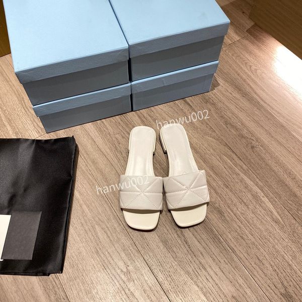 2022 designer women high-quality slippers spring and summer simple sandals lazy beach sliding flip-flops size35-42, Black
2022 designer women high-quality slippers spring and summer simple sandals lazy beach sliding flip-flops size35-42, Black