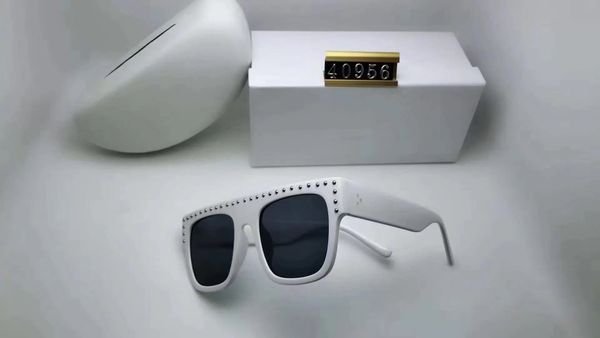 2022 summer beach sunglasses for women driving goggle sunglass mens woman model oversized highly quality with box, White;black
2022 summer beach sunglasses for women driving goggle sunglass mens woman model oversized highly quality with box, White;black