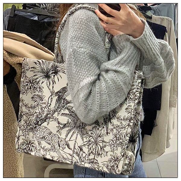 designer bags embroidered women's 2022 new tote handbag large capacity woven shopping one shoulder canvas
designer bags embroidered women's 2022 new tote handbag large capacity woven shopping one shoulder canvas