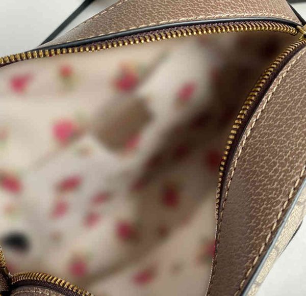 2022 autumn new tiger head camera bag for men and women high sense fashion street trend single shoulder messenger bag
2022 autumn new tiger head camera bag for men and women high sense fashion street trend single shoulder messenger bag
