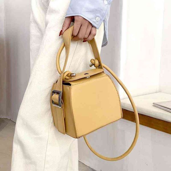 ladies fashion personality trend new brand bag wholesale women's portable box small square soft leather
ladies fashion personality trend new brand bag wholesale women's portable box small square soft leather