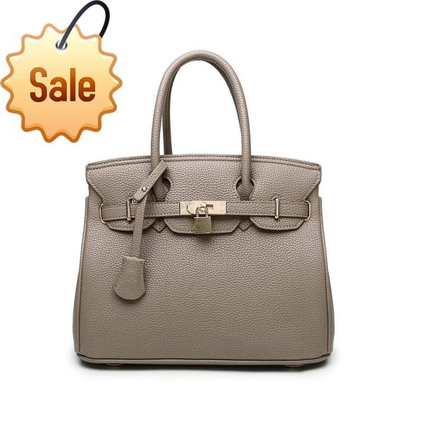 2022 new pattern fashion diagonal women's cute womens shoulder trendy small square leather bag female korea concise solid handbag
2022 new pattern fashion diagonal women's cute womens shoulder trendy small square leather bag female korea concise solid handbag
