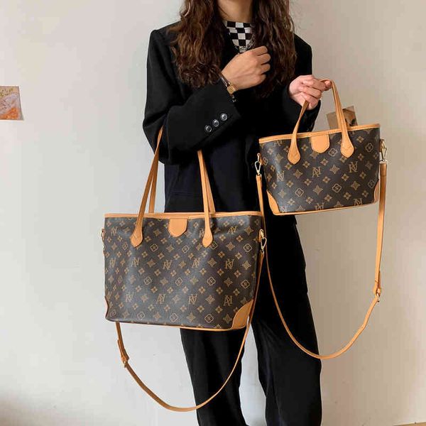 purse sale large capacity shoulder bag women's autumn and winter new flower shopping portable tote bag fashion commuter messenger
purse sale large capacity shoulder bag women's autumn and winter new flower shopping portable tote bag fashion commuter messenger