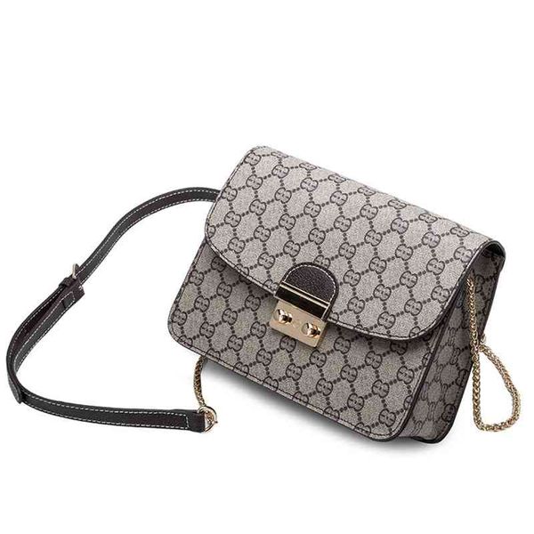 new classic flower small square bag one shoulder messenger bag temperament chain women's bags
new classic flower small square bag one shoulder messenger bag temperament chain women's bags